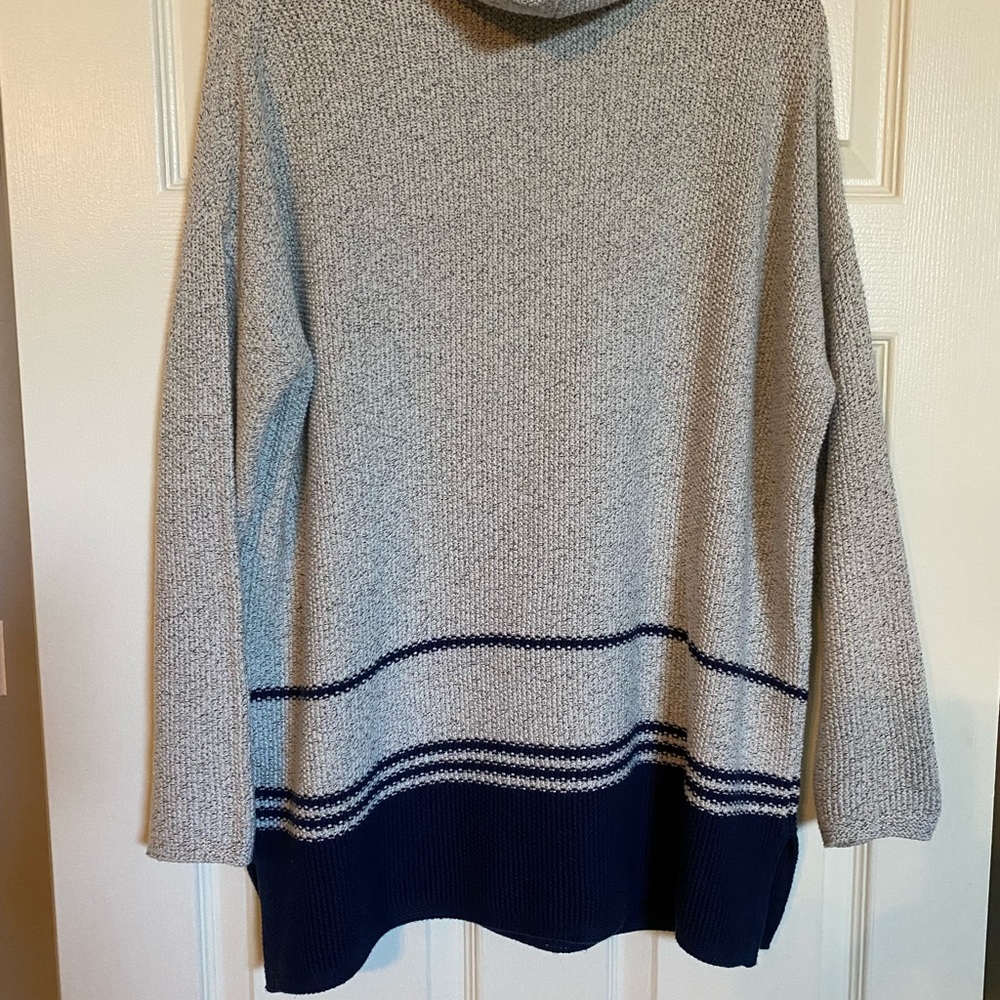 New J Jill Oversized Sweater size medium petite gray oatmeal in color